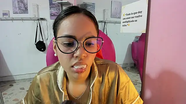 camila--rey - CAMILA--REY's free webcam - UK Sex Cams