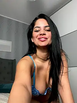 _adelle's Stripchat show and profile