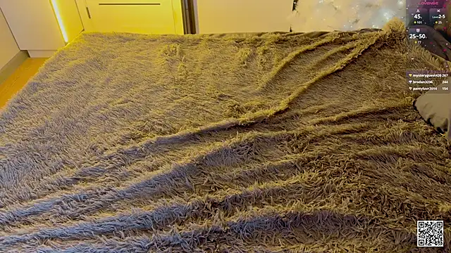 rinamirinda (F teen) - Fuck a dildo and squeeze your breasts