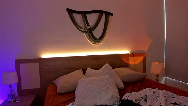 damiian20_ (T teen) - Show ass + Open ass