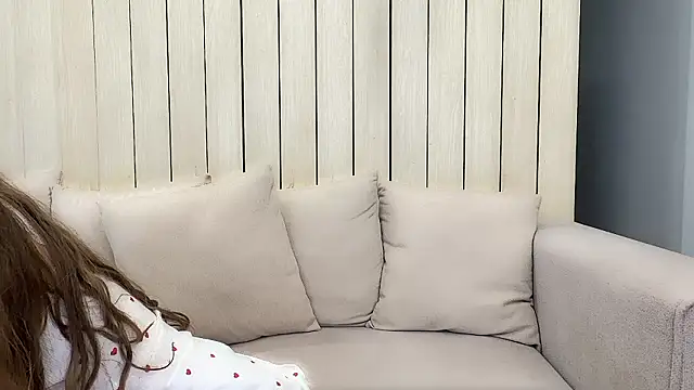 ShySchoolGirl webcam