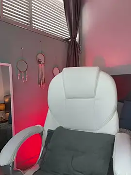 Webcam Model (Esmeralda_CO)  is live.Free join now!