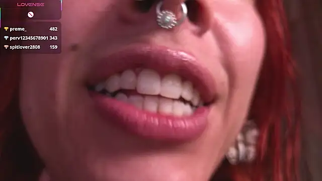 bri_von_dhara__ webcam