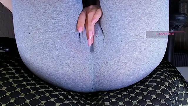 Cameltoe_squirt_inPants webcam