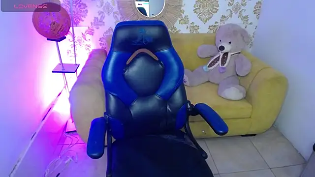 Pokahontas_m webcam stripchat model stream image