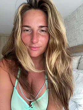 Webcam Model (Thescorpionfr_)  is live.Free join now!