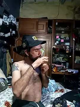 hairy_mannn (M young) - Masturbate until I cum