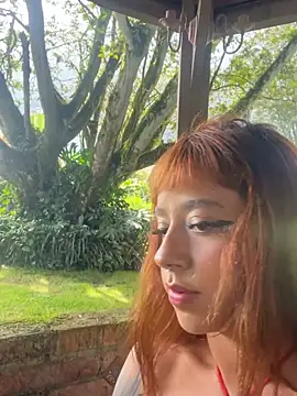 alicemrtnz (F teen) - Get naked with oil