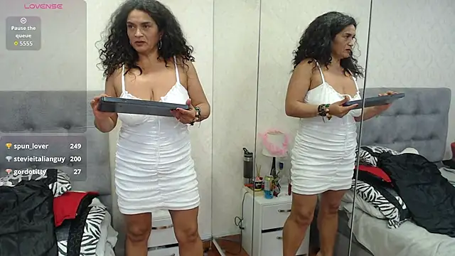 ScarlettGreen_ webcam