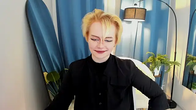 KellyKik webcam
