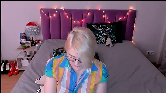 sabrinamacmarren webcam