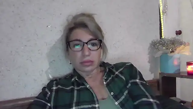 fox_red_lady7 webcam