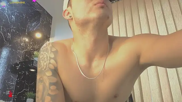 Alexander_ferre webcam