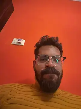 Stoner-boii-Cloudy-arhan webcam