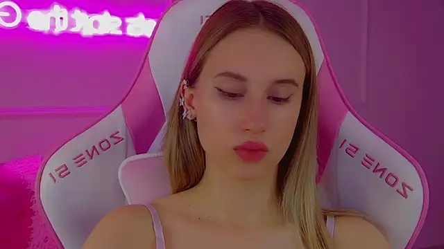 VictoriaHopsons webcam