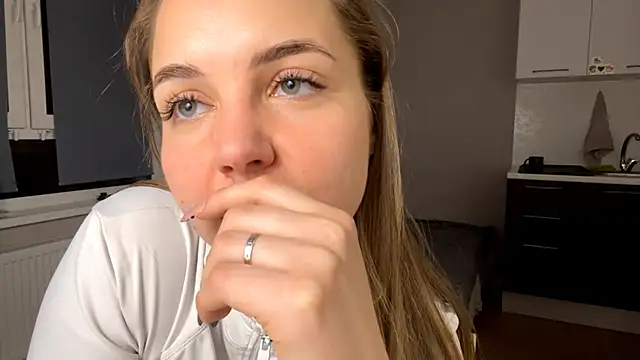 AliceQueenGirl webcam