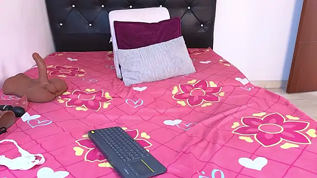 tatiana_big_ass_boobs webcam