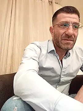 alexdaniel89 (Ask my age) - How what to see me in tha shower