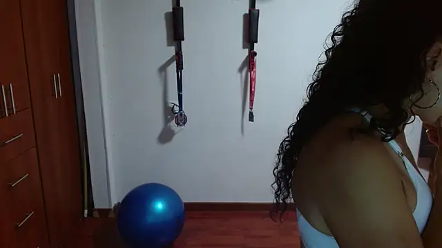 anitta_muscle - Anitta_muscle's free webcam