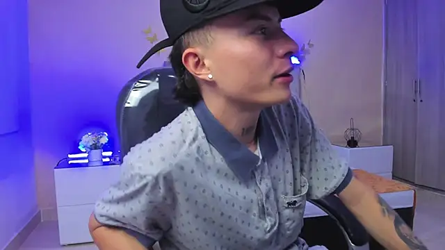 nascary_fox - Nascary_Fox's free webcam - UK Sex Cams