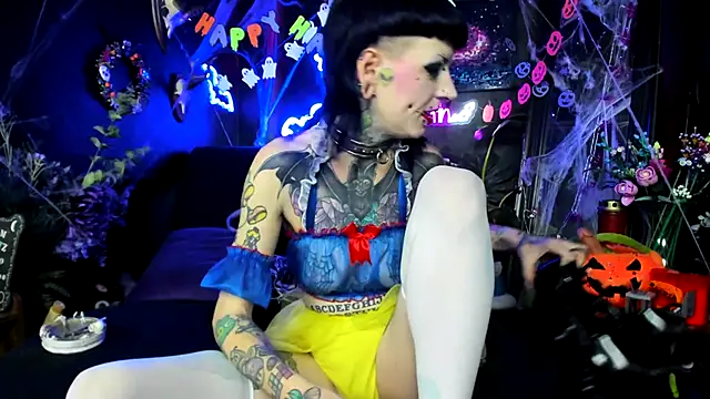 Purple_Coffin666 webcam