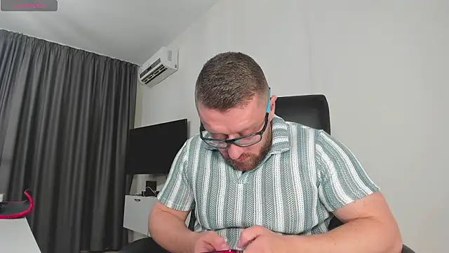 Findom_guy webcam