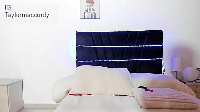 Taylormaccurdy_ webcam