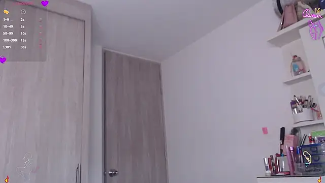 Webcam Model (scarlett_diamond11)  is live.Free join now!