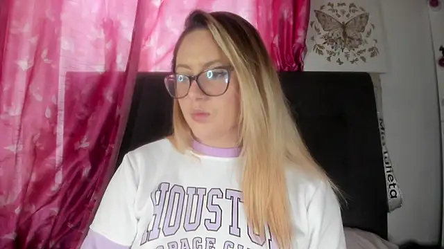 miss_julietaa webcam