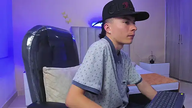 nascary_fox (M twink) - tease cock