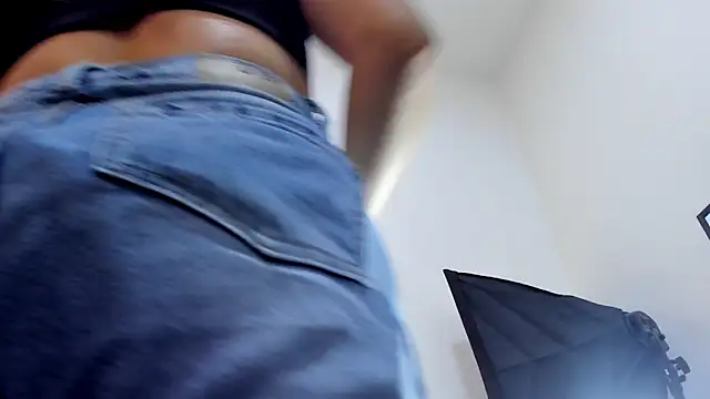 EmillyHarper_ webcam