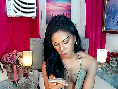 Tarah_MC_Collins webcam