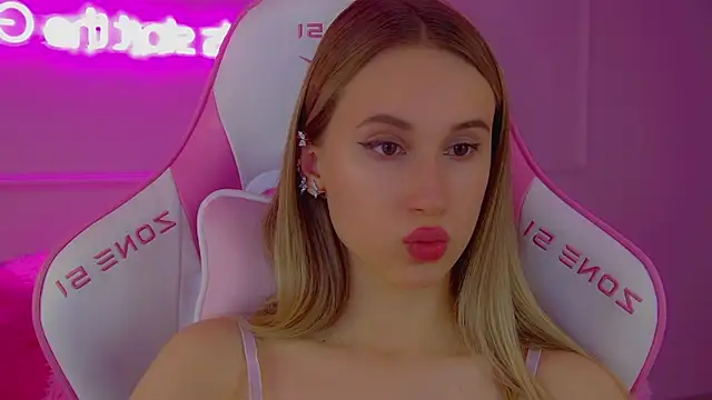 VictoriaHopsons webcam