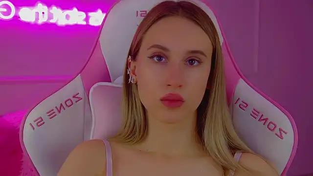 VictoriaHopsons webcam