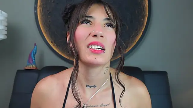 miss_sharlotte18 webcam