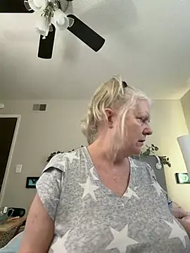 Kaitlyn_Winters webcam