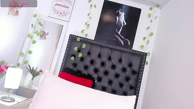 scarlettvell - ScarlettVell's free webcam - UK Sex Cams