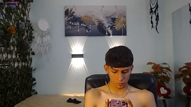 draxblade09 (M twink) - help me undress and masturbate