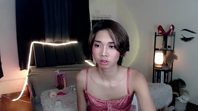 Ivoryhotcummer webcam