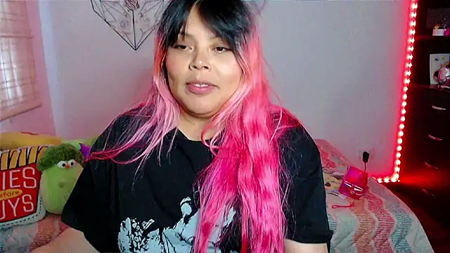 EllieMoonX webcam