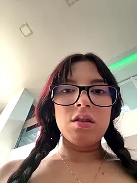 l0lita_sweet - L0lita_sweet's free webcam - UK Sex Cams