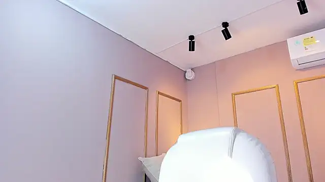 NahimiThompson webcam