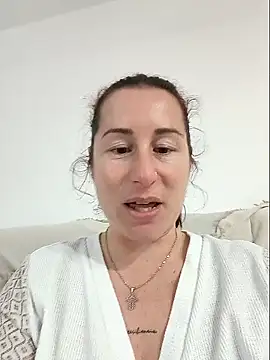 bichota85 (F milf) - 3videos job + 5min ct