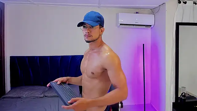 nolan_joness - Nolan_joness's free webcam