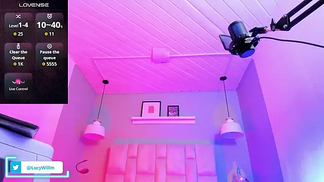 Lucy_Williiams webcam