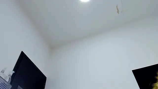 EmillyHarper_ webcam