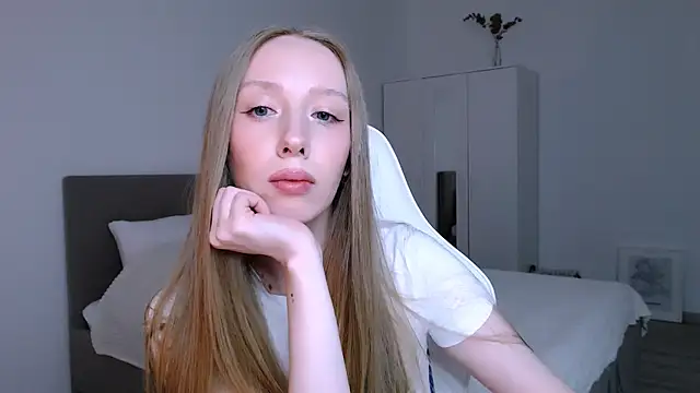 Luna_insniity webcam