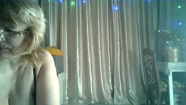 Aline_LoveFlowers webcam