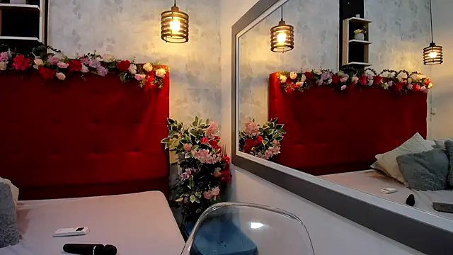 EmillyHarper_ webcam