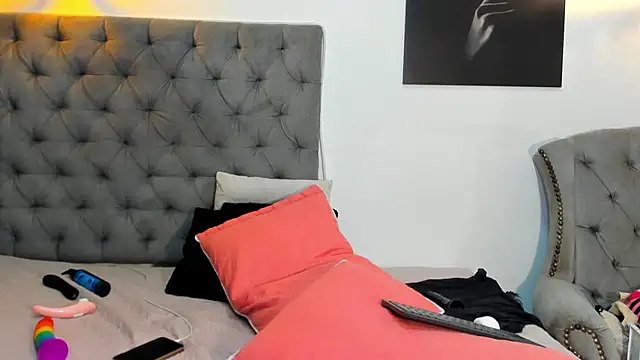 nahiroby_ebony webcam